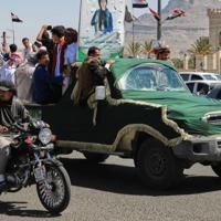 Houthis step up attacks in Yemen as camp strike toll rises