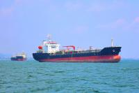 Persian Gulf Oil Shipments Exceed Prewar Volumes as Tankers Defy Iranian Attacks