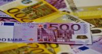 Euro nears 3-month low against Singdollar amid political unrest in Europe, may weaken further