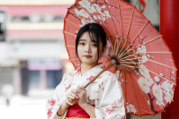 A bustling Japanese vintage kimono market takes place in SoCal every month – and many Angelenos have no idea it’s there