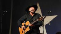 Garth Brooks cancels added Kansas City show, announces refunds after ticket sale problems