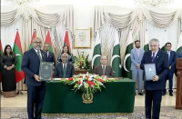 Pakistan, Maldives exchange 20 MoUs, agree to boost bilateral trade to $200m