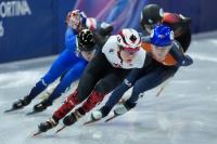 Canadian short-track speedskaters aim to balance life on and off the ice