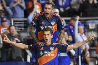 Cincinnati pushes past D.C., grabs sole possession of 8th in East