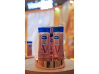 Vaseline makes its debut at Lakmē Fashion Week in partnership with Fashion Design Council of India with the launch of its new shimmer body oil