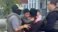 ICE agents attempt to arrest father in Providence as his children cling to him