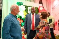 PM urges Canadian investors to explore opportunities beyond mining