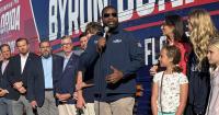 On Byron Donalds campaign stop in Sarasota, crowd cheers for keeping Florida red