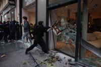 France protests latest: Shopkeepers stock up on weapons as Paris braces for another weekend of chaos