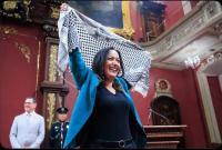 Québec solidaire leader holds up a keffiyeh at the National Assembly and provokes a furor