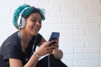 Expert Says There's 'No Evidence' Social Media Causes Teen Anxiety. Here's What He Says Does.