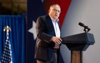 Paul LePage isn’t a full-time Maine resident. That should disqualify him from representing us in Congress.