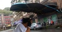 Typhoon Champi sweeps past Taiwan, leaving 1 killed, 500 injured