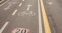 No fines, just signs: Amsterdam trials 20 km/h cycling limit