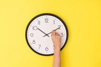 Spain was 24 years without changing the time: the history of the clock that we delay again
