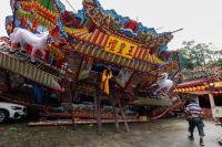 One dead and more than 500 injured as Typhoon Champi sweeps past Taiwan