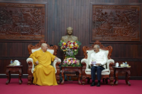Lao Front President Receives Senior Chinese Buddhist Delegation