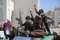 Saudi, Yemen’s Houthis continue to trade attacks