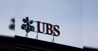 Employees group warns of major Swiss job losses if UBS relocates, newspaper says