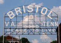 This retro Tennessee town was made for sweater weather
