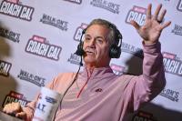 Arkansas basketball coach John Calipari touts youth, patience during first radio show of the season