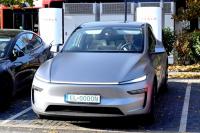 EU weighs rollout of assisted-drive tech