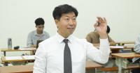 South Korean executive pursues MBA in Vietnam at 52