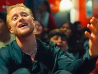 Norwegian singer goes viral singing in Lahore