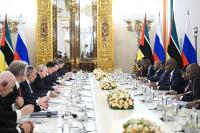 Putin holds talks with Mozambican president at Kremlin
