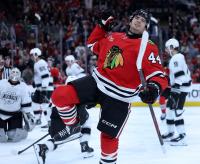 Chicago Blackhawks snap a 3-game skid with a scrappy 2-1 win over the Los Angeles Kings