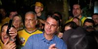 Flávio Bolsonaro crosses Argentine border, heads to Ecuador