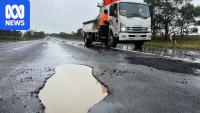 Labor promises to fix 25 Victorian roads as election sweetener