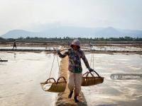 Climate Change Threatens Cambodia’s Traditional Salt Farms as Rainfall Disrupts Harvests