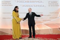 El Mansouri Meets Putin at Kremlin Reception Wearing Elegant Moroccan Caftan