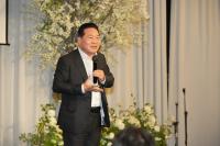 Business leaders urged to embrace AI, rethink old strategies