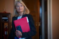 Lisa Murkowski backs Democrat Jonathan Kreiss-Tomkins for Alaska governor