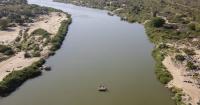 Border? What border? This is what South Africa’s frontier with Zimbabwe looks like