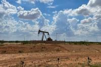 Oil falls as diplomacy hopes outweigh Middle East escalation fears