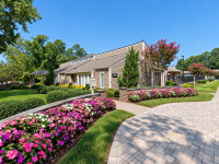 Company announces $143 million purchase of two Henrico apartment complexes
