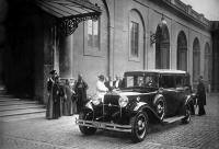 The popemobile race: How car companies rallied to serve a papal passenger