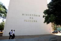 Brazil weighs broader spending freezes, taxes on exempt investments
