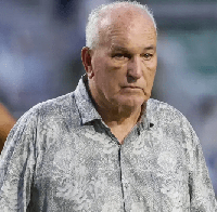 Former UH Head Football Coach June Jones passes away