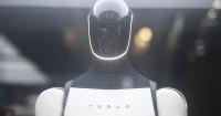 Tesla is set to open reservations for Optimus robot later this year, says industry expert