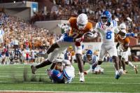 English: Texas’ running backs just saved the day — against Mississippi State, they need to do the same