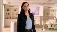 Kathleen Munroe plays a detective on screen. Here are the crime books on her shelf