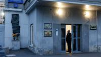 Russia's top independent newspaper shuts down, blames pressure from authorities