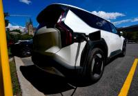 Ottawa’s tailpipe emissions delay a ‘wait and see’ approach to U.S. policy: experts